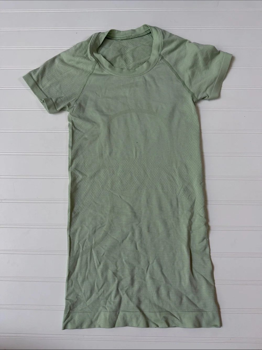 (324)lululemon athletica Sage Green Ribbed Short Sleeve Tee - Picture 1 of 6